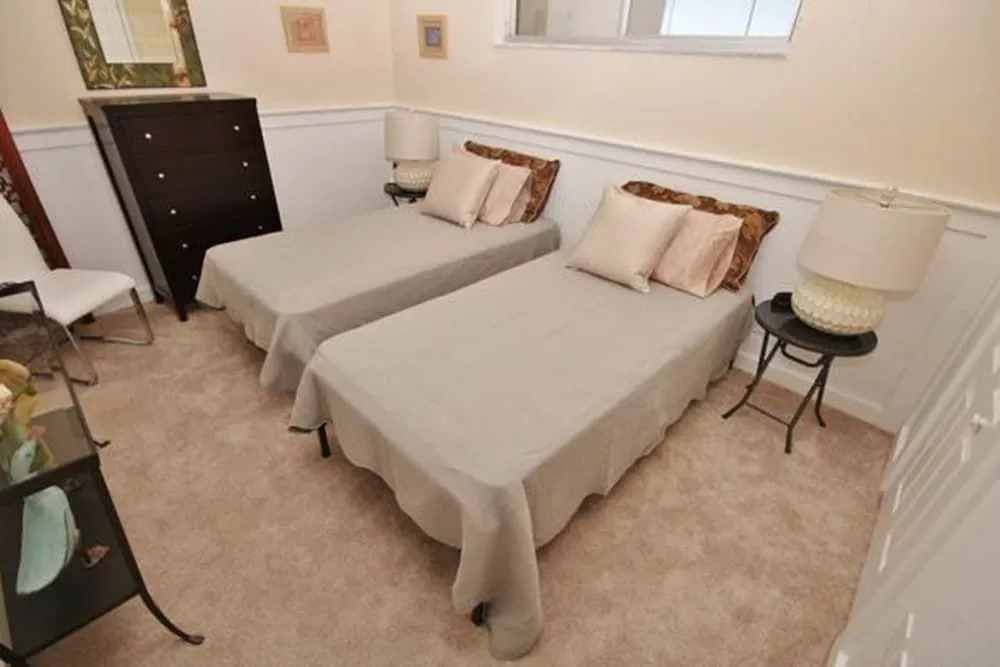 Golden Arms 610 Apartment 2
