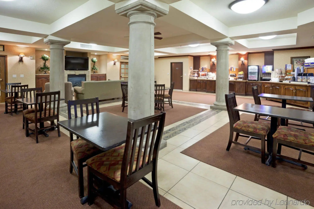 Holiday Inn Express Hotel & Suites Marina by IHG