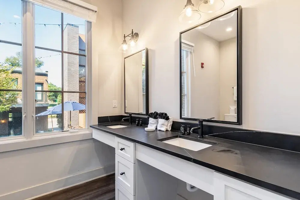 The Magnolia 10 - Avantstay Germantown w Private Balcony