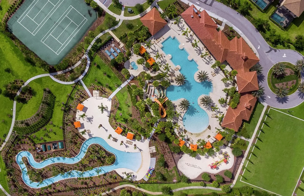Upstay - 17 Guest Home w Pool  Hot Tub  BBQ  Games, Davenport