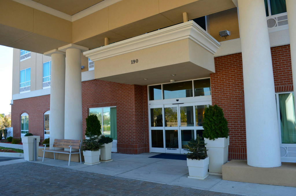 Holiday Inn Express & Suites - Smithfield/Selma by IHG