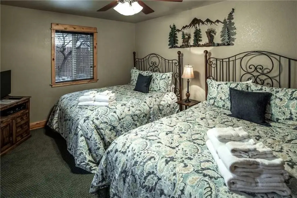 Los Nation - Four Bedroom Cabin