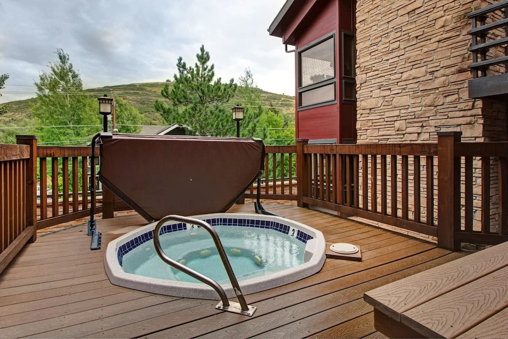 2BR 2BA Silver Cliff Condo by RedAwning