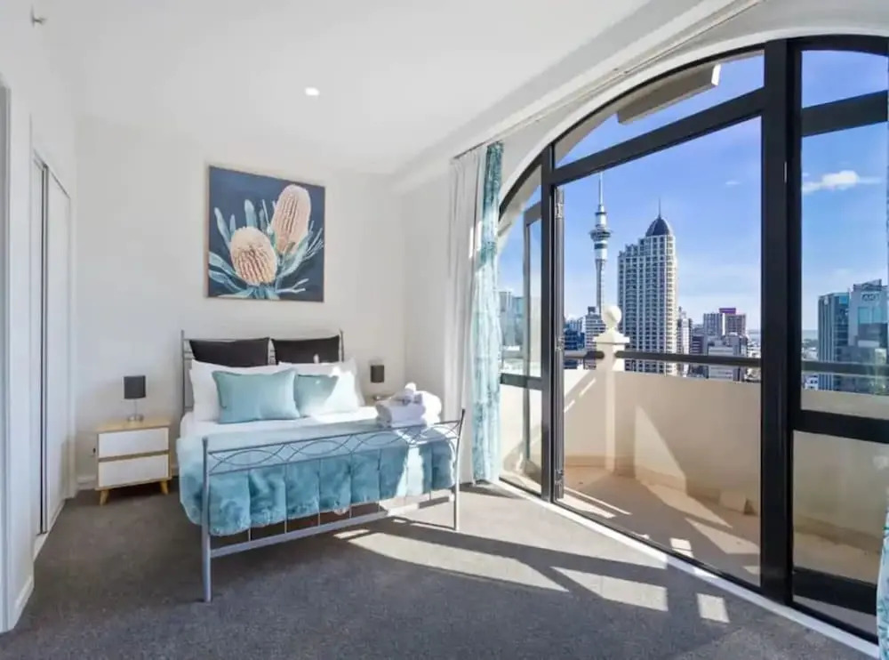 Stunning Sky Tower View Studio Pool And Gym!