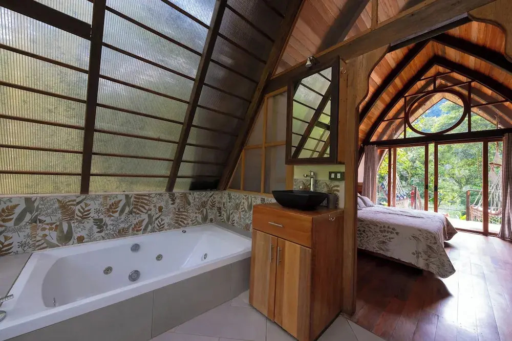 Sacha Urco Lodge -Private Cloud Forest Reserve in Mindo-4x4 Recommended March-April