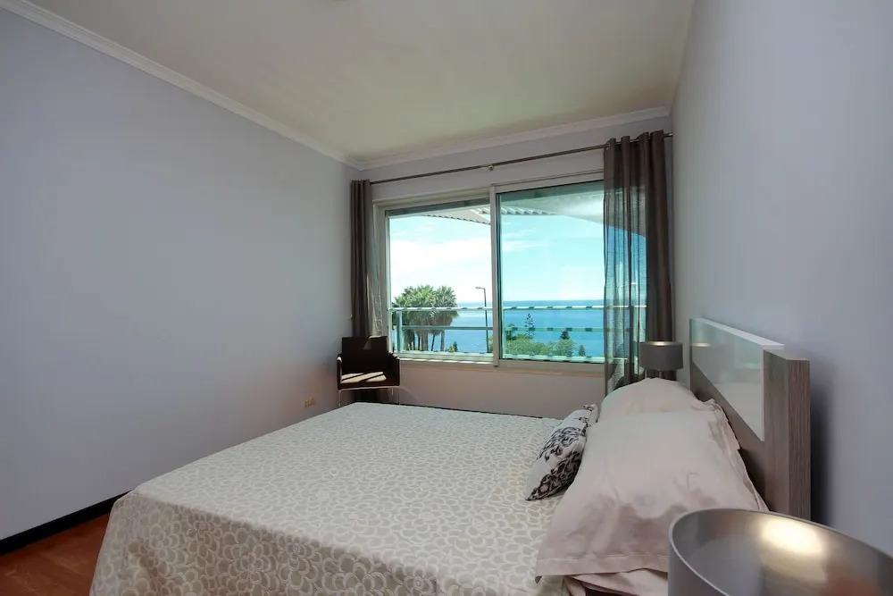 Oceanside Terrace Apartment by Holiday Rental Management