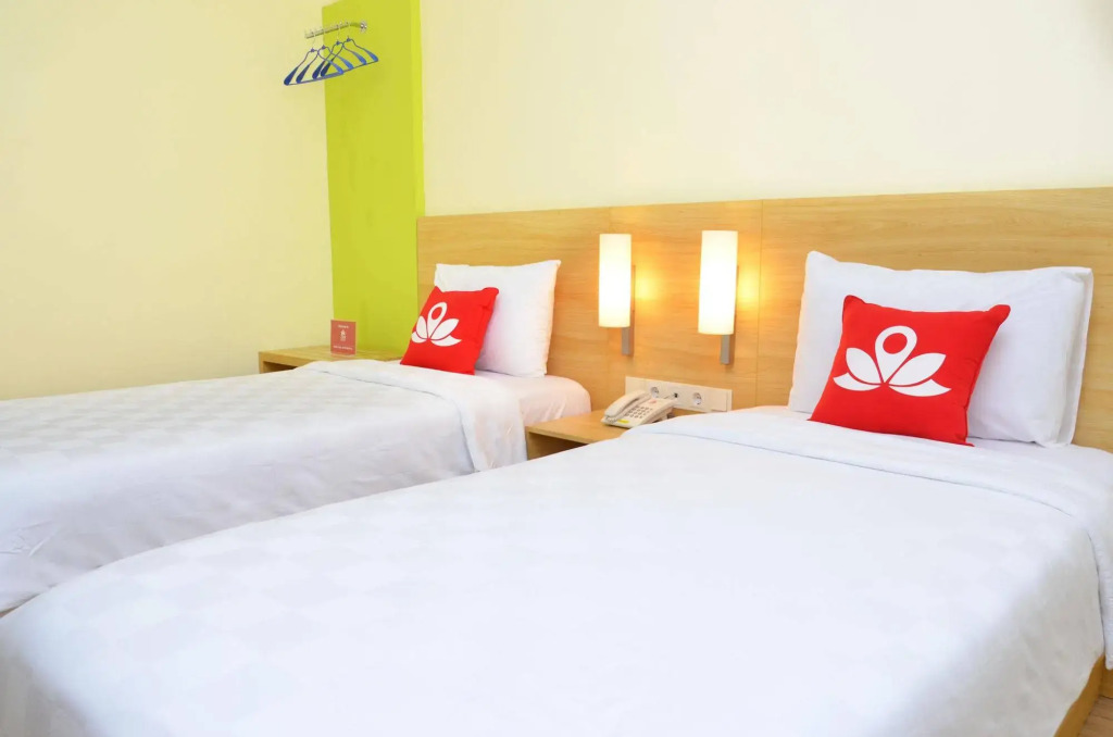 ZEN Rooms Raya Rungkut
