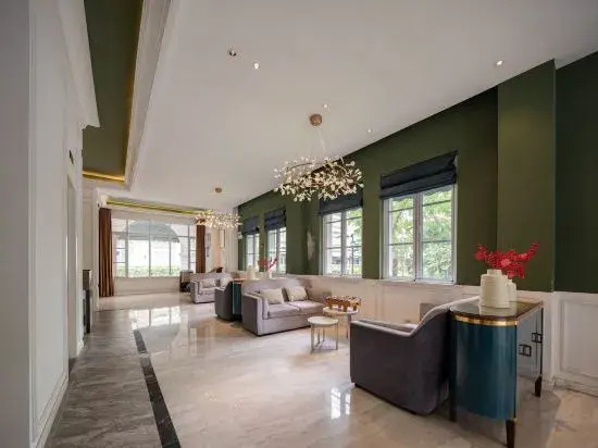 Beverly Boutique Hotel (Julonghu Oufenghua Street Shop)