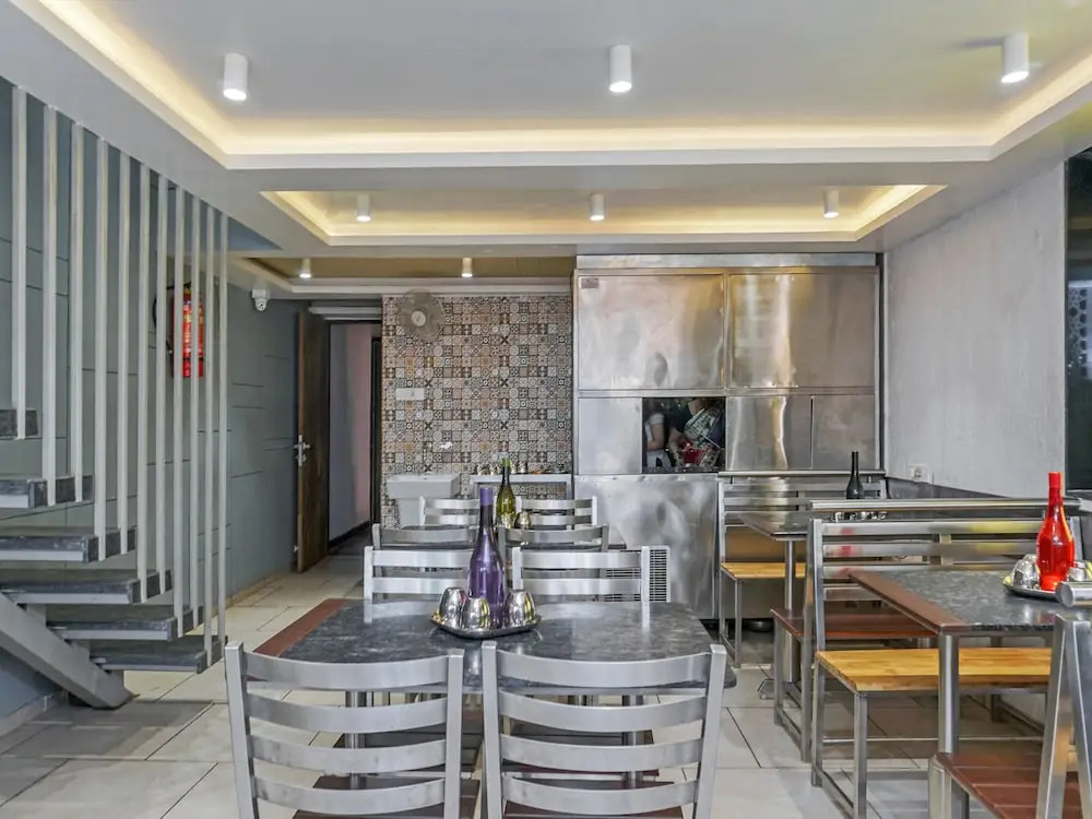 OYO 22571 Hotel Sarathi