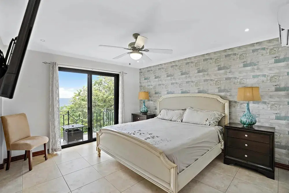 Stylish Flamingo Condo with Ocean Views, Renovated Kitchen & Walkable Beach Access