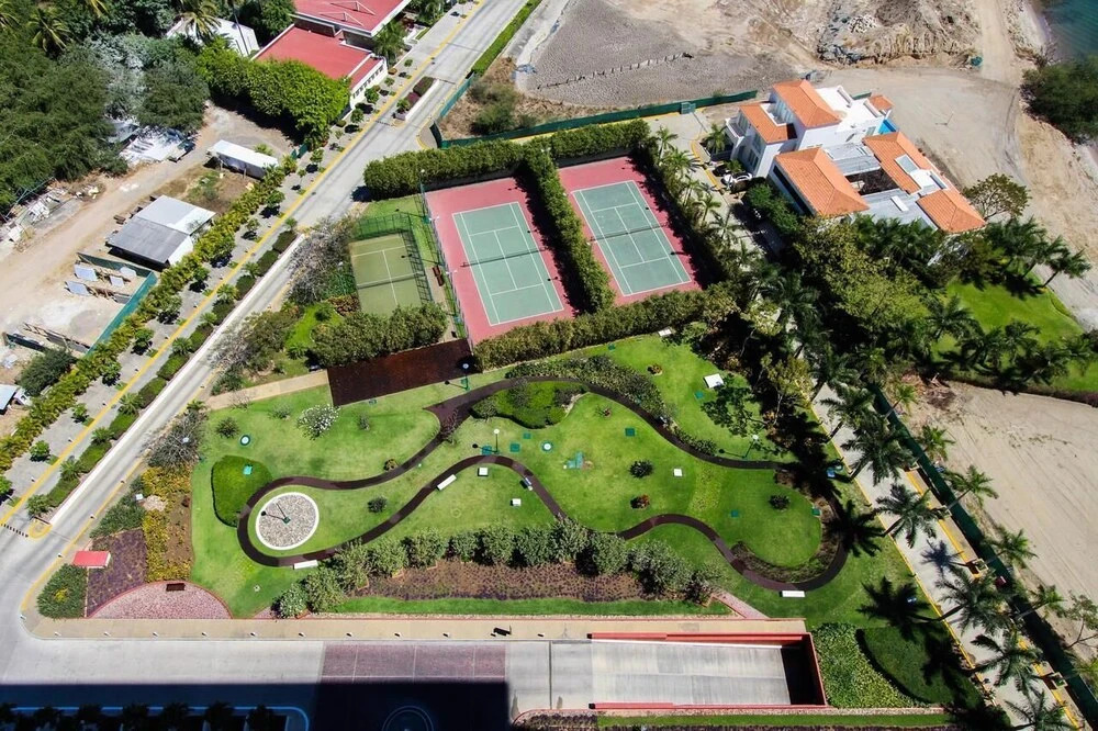 Luxury Apartment in Marina Vallarta-garden