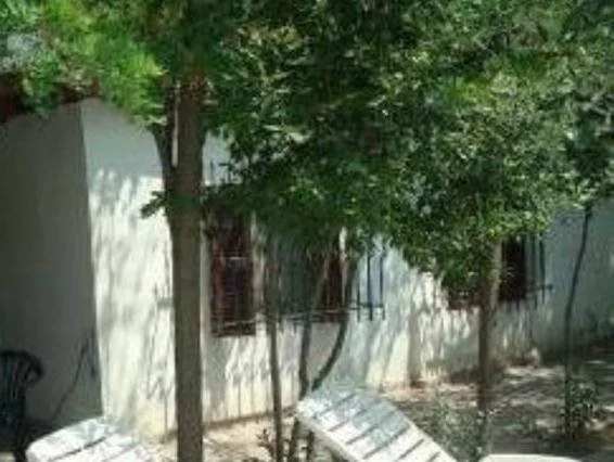 Pension Tzitzifies