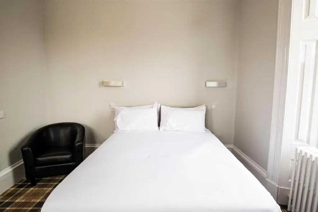 Crown Hotel & Bar