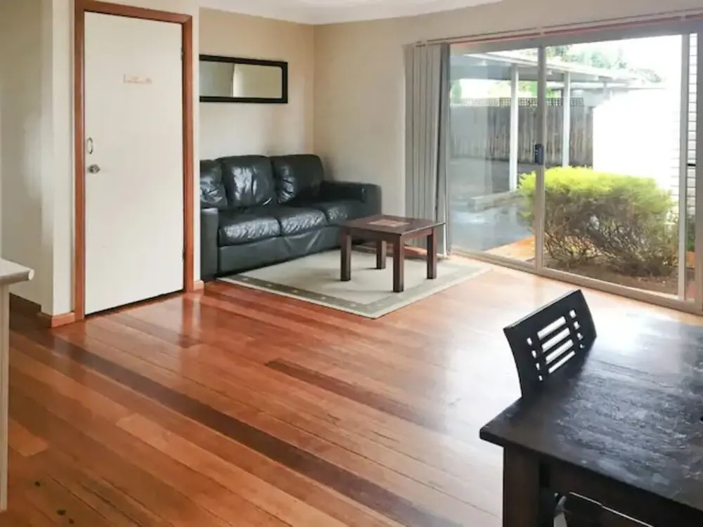 Home Near Shops & Beach