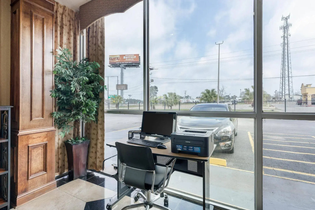 Hotel Elev8