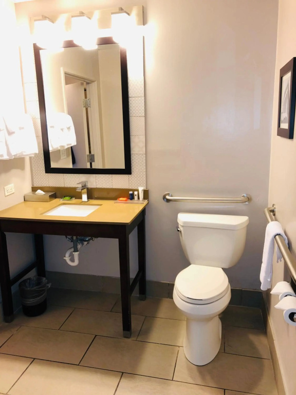 Country Inn & Suites by Radisson, Nashville Airport East, TN