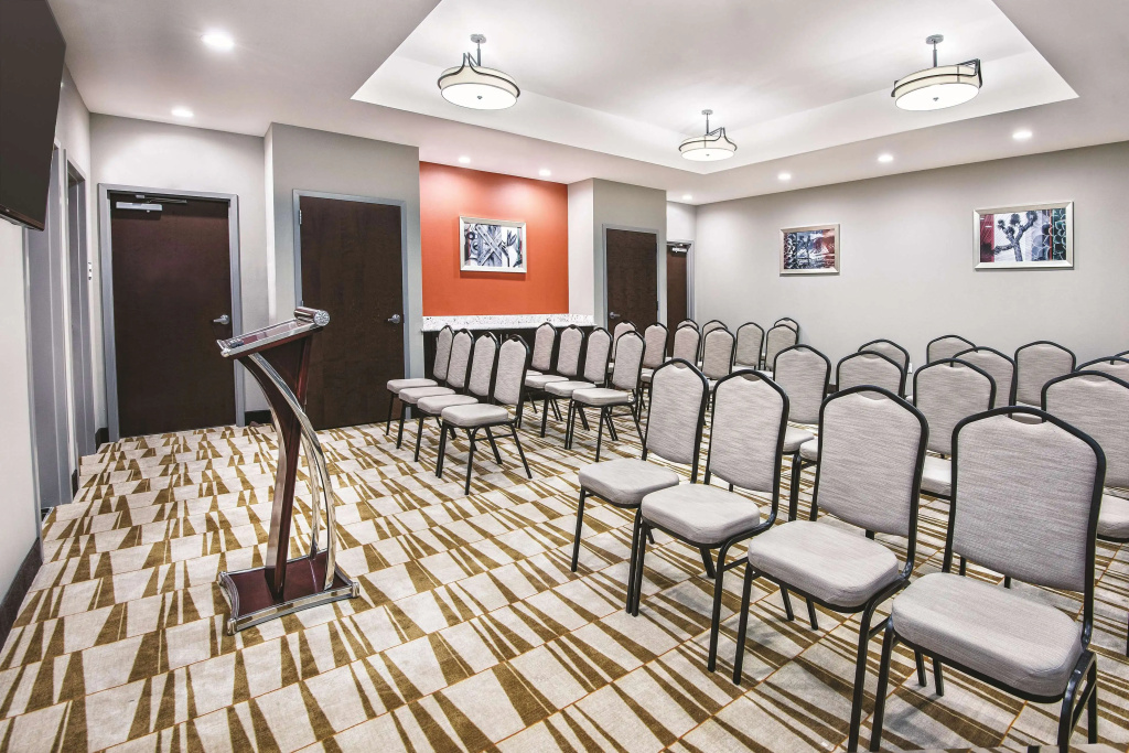 La Quinta by Wyndham San Antonio by Frost Bank Center