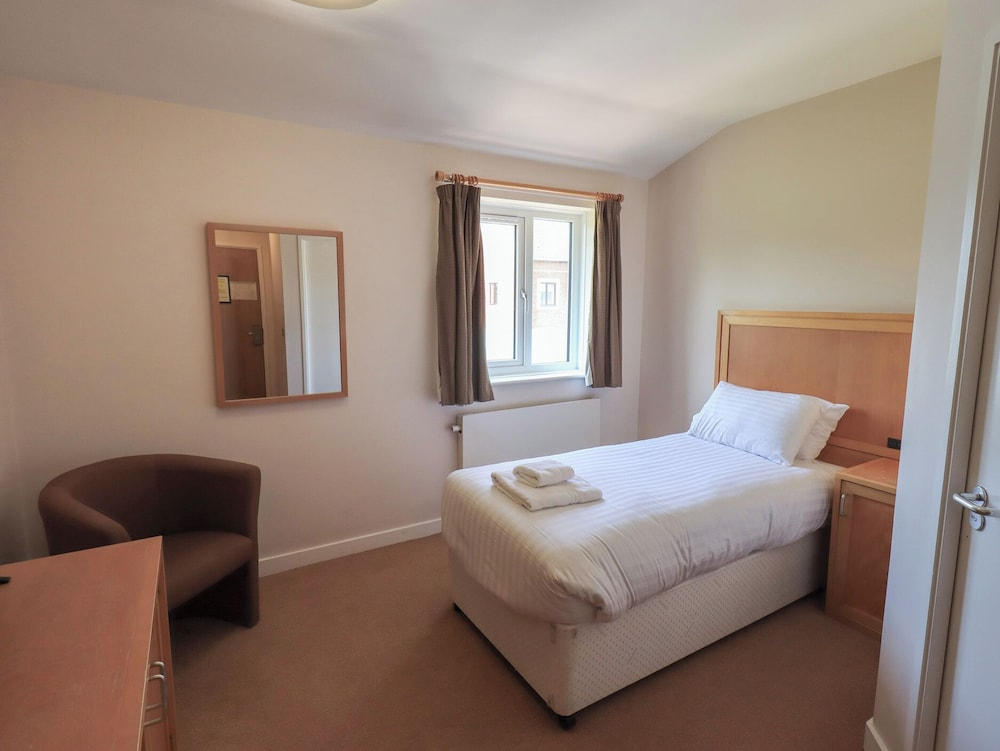 Jubilee First-floor King-size Bedroom