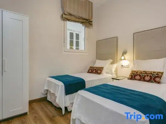 Tranquil Apartment Close to the Main Sights. Conde de Ibarra III