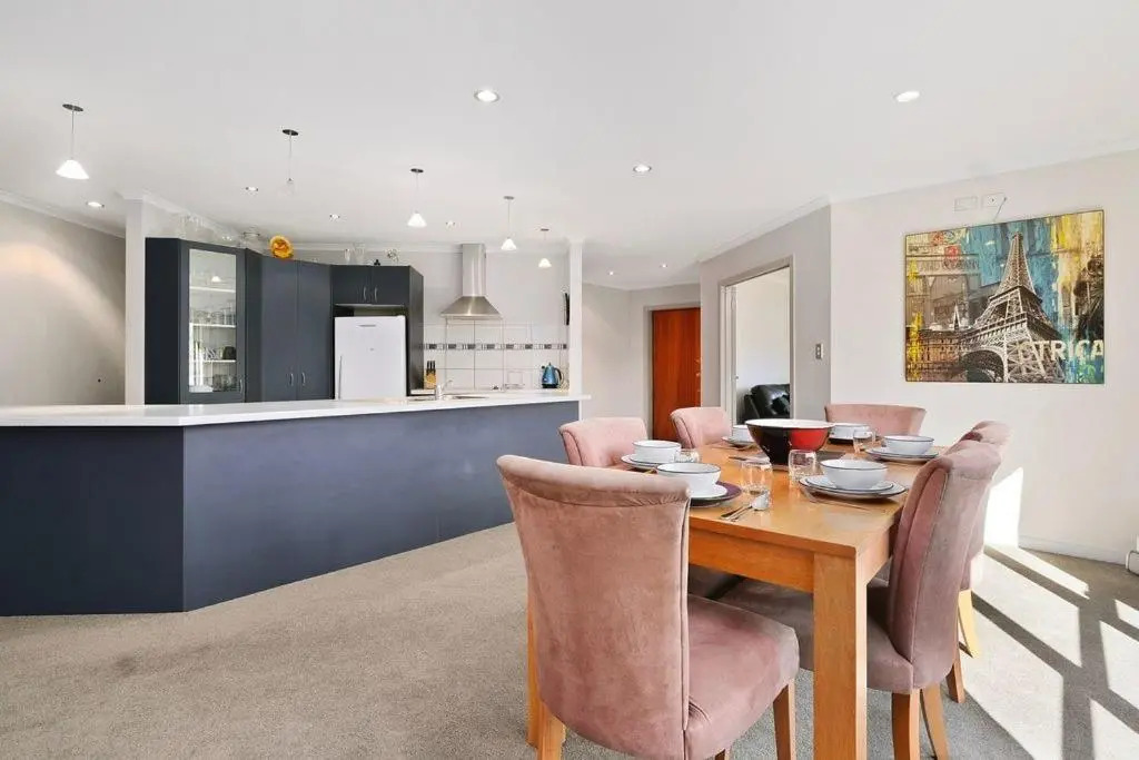Seldom Inn - Cromwell Holiday Home