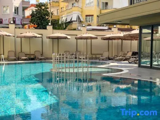 Qoople  Elize 29 2+1 Apartments near Cleopatra Beach