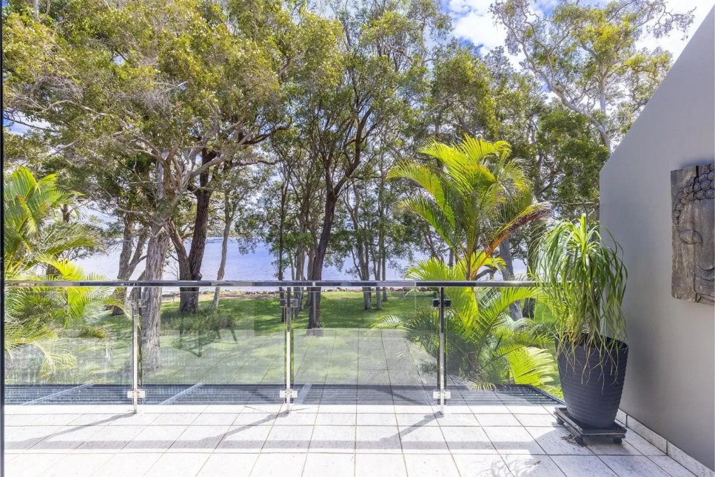 'Ambience on the Waterfront', 14 Danalene Pd - Prestige waterfront property