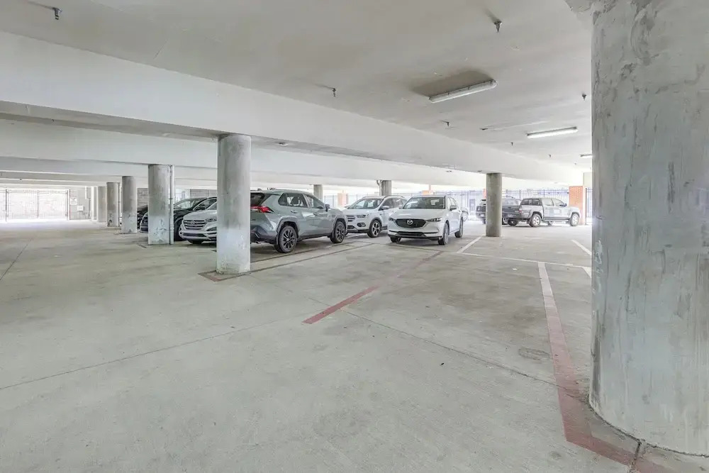 Walk to UA Campus: Apt w/ Secure Parking