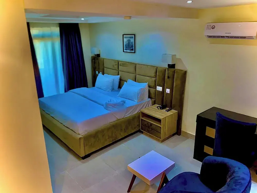Slavan Suites & Apartments