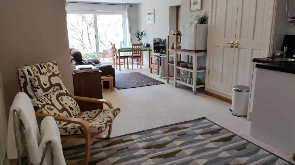 Wood Bank Studio Apartment