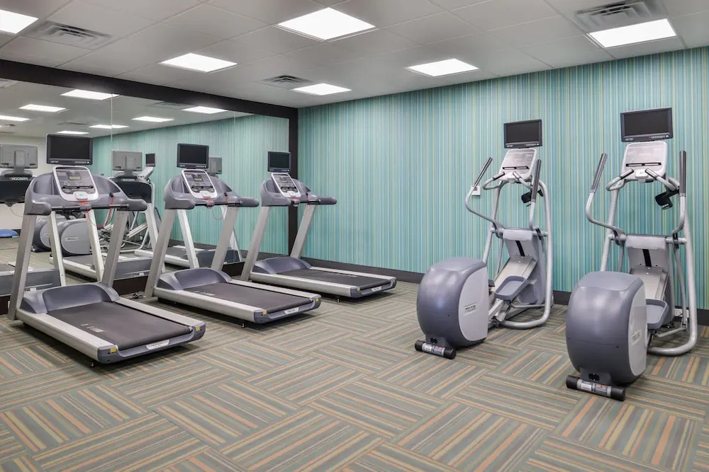 Holiday Inn Express & Suites - Kansas City - Lees Summit by IHG