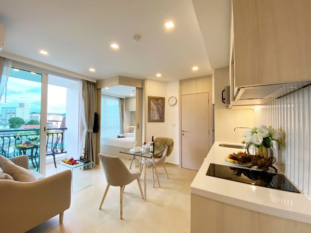 Modern 1 Bedroom Condo D619