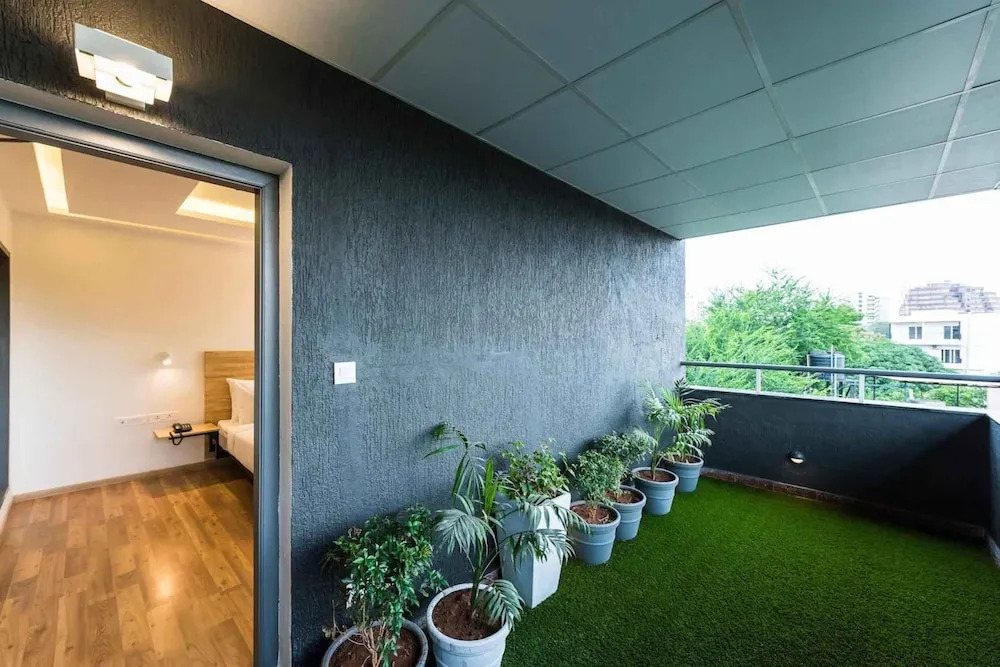 DBR Suites