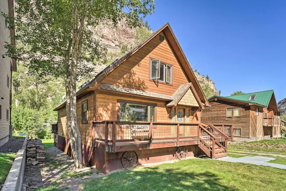 Updated Mtn Home w/ Deck on Uncompahgre River