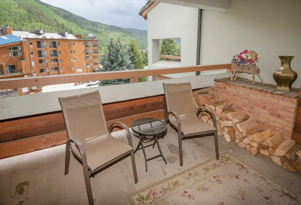 Snowfox #302 2 Bedroom Condo by RedAwning