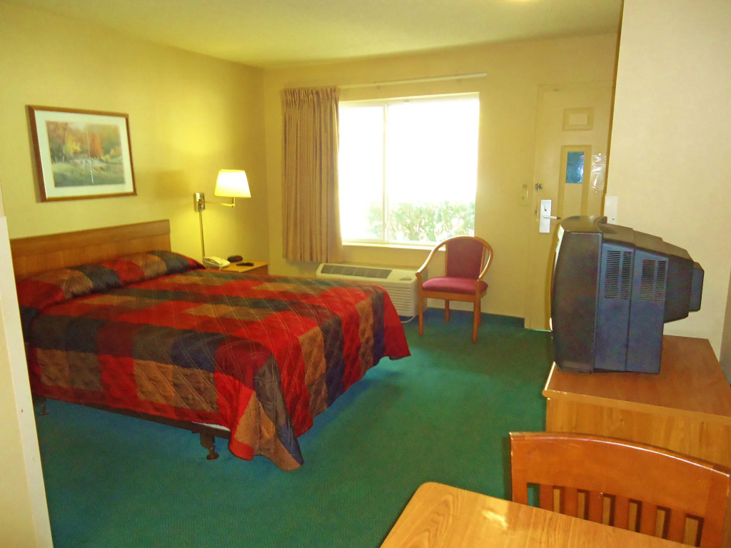 Suburban Studios Winston Salem-University Parkway