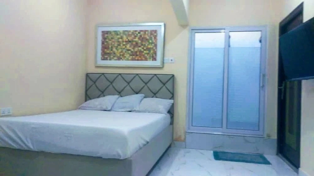 Sonnys inn and car rentals