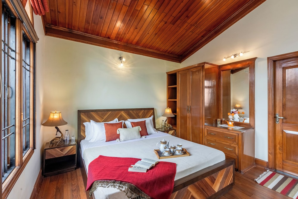 ELIVAAS 3 BHK with lounge The Meadow