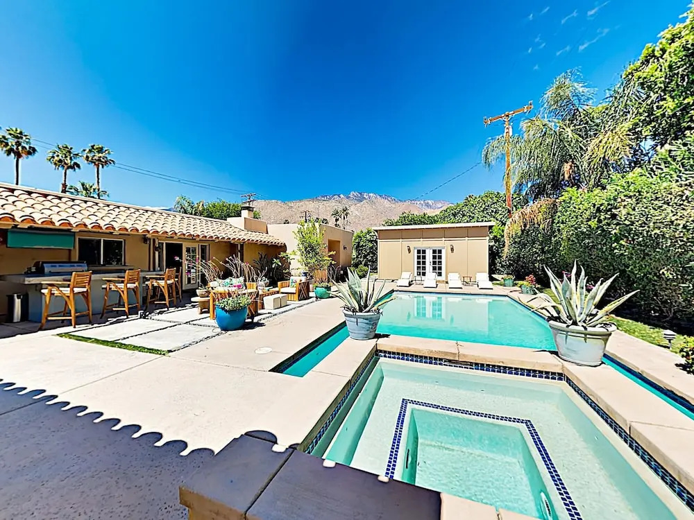 1088 Palm Springs - 3 Br Home