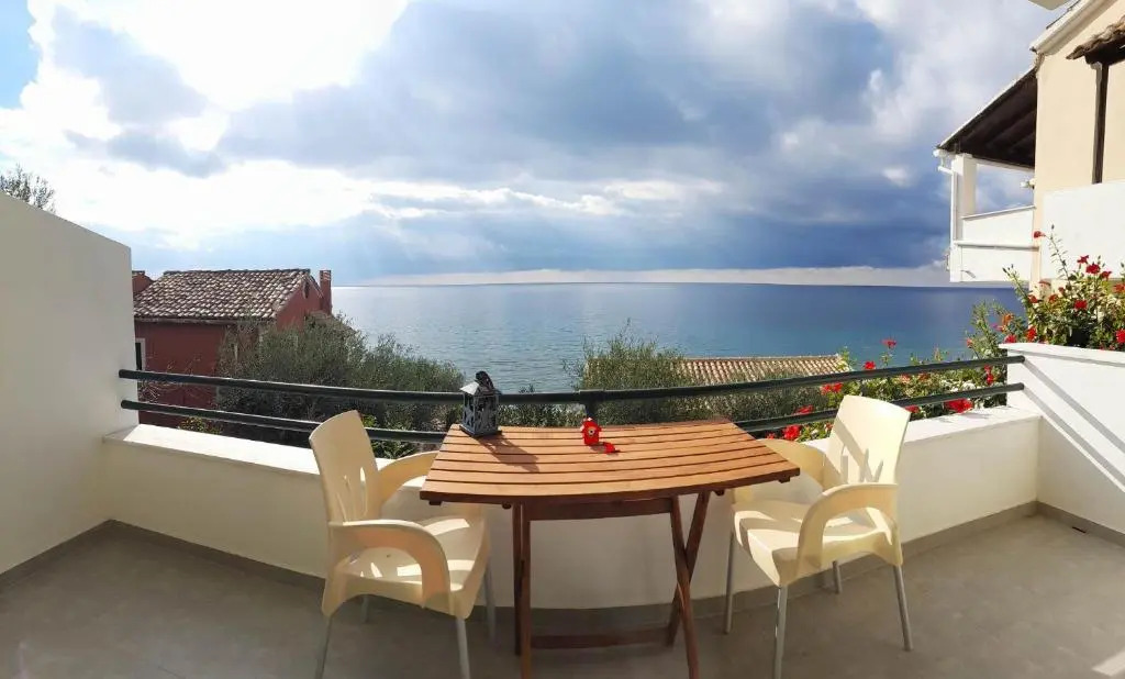 Glyfada New Era Home 120 Menigos Resort Apartments