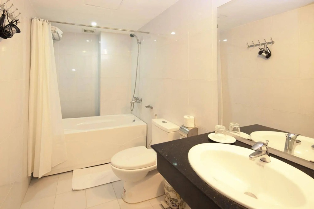 Hanoi Holiday Diamond Hotel
