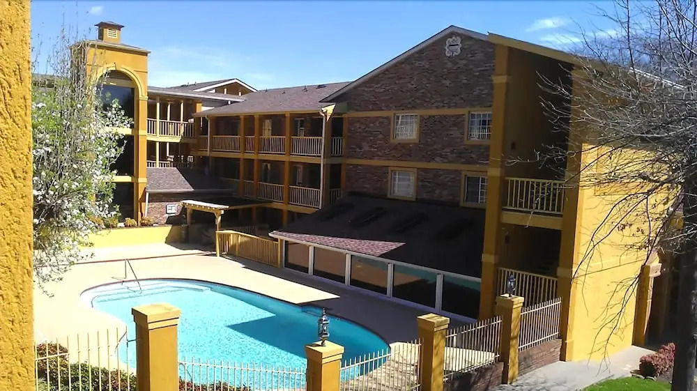 Ramada Inn And Suites