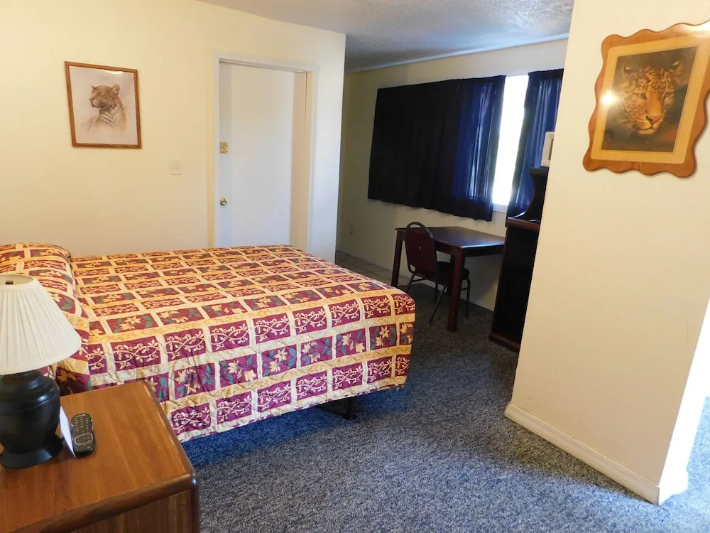 Little Shamrock Motel A1