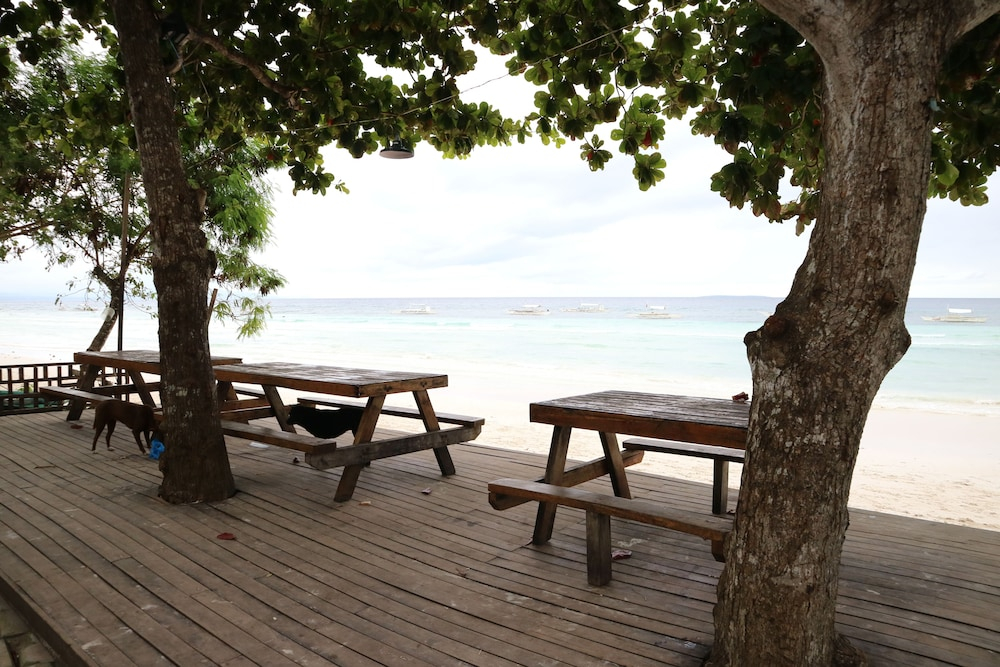 Dubay Panglao Beachfront Resort