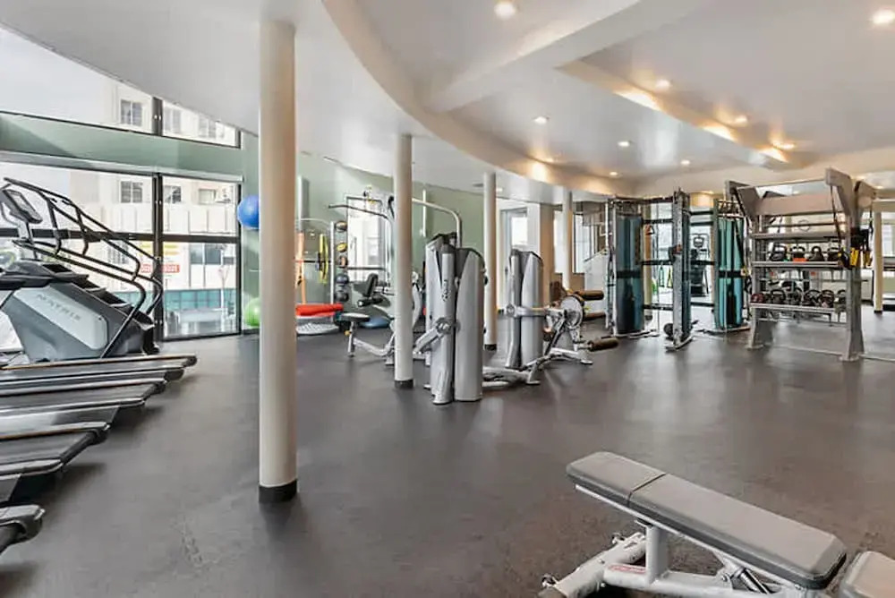 Deco Style W Pool GYM Parking 10 Min to Cedars