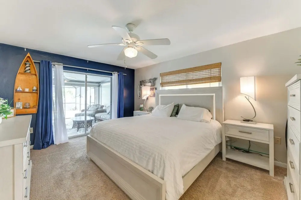 Fish, Swim & Relax: Canal-front Port Charlotte Gem