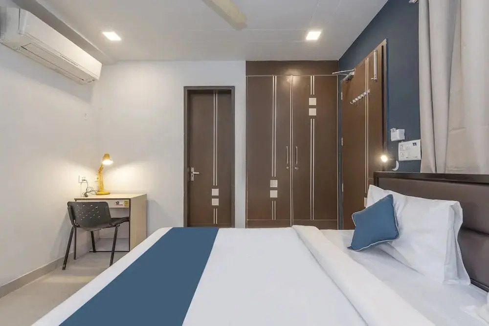 Silver Key Pooth Kalan by OYO Rooms