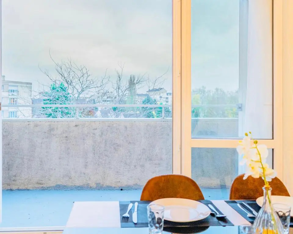 Bella Luna III - Elégant appartement centre ville - Parking gratuit - Wifi ultra rapide-Appareil Massage-Netflix-Jeu société