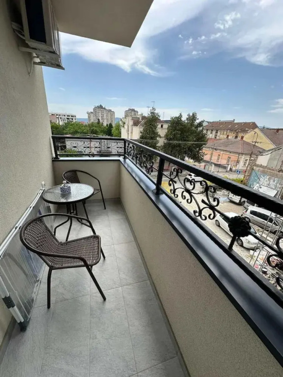I&I 3 Bedrooms Apartment I