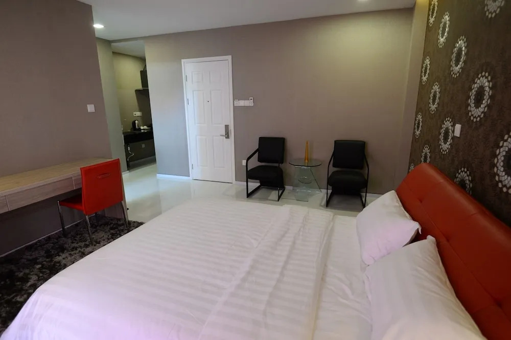 The Palm Suites
