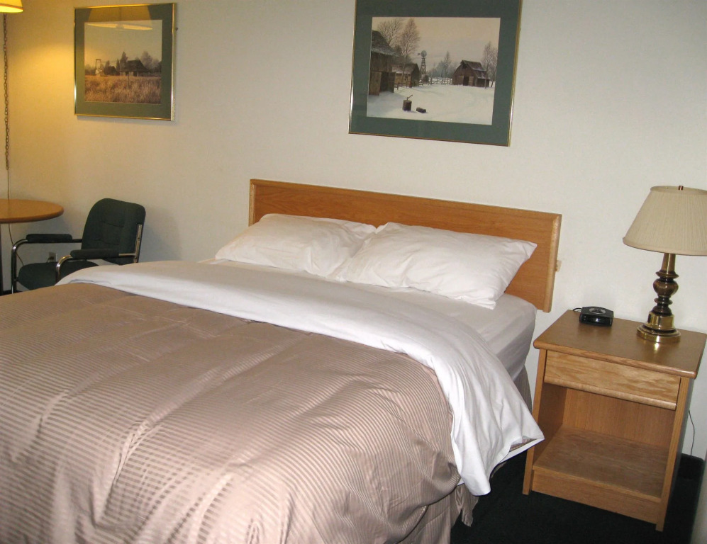 Colonial Inn